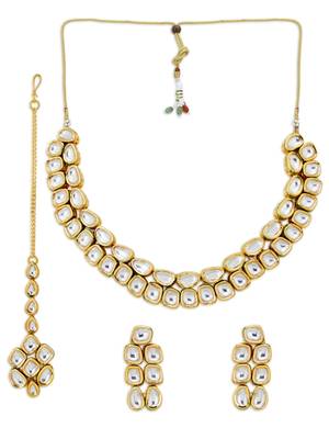 Amazing Gold Plated Kundan Choker Necklace Set for Women 2