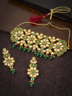 Attractive Gold Plated Kundan Meenakari Choker Necklace Set for Women 1