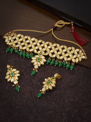 Marvelous Gold Plated Kundan Choker Necklace Set for Women 1