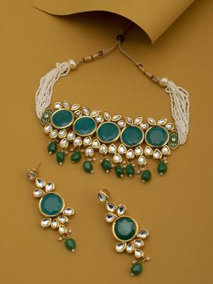 Elegant Gold Plated Kundan Choker Necklace Set for Women 1
