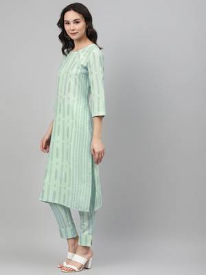 Green printed rayon kurtas-and-kurtis 2