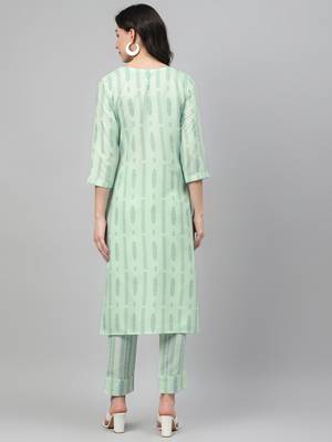 Green printed rayon kurtas-and-kurtis 3