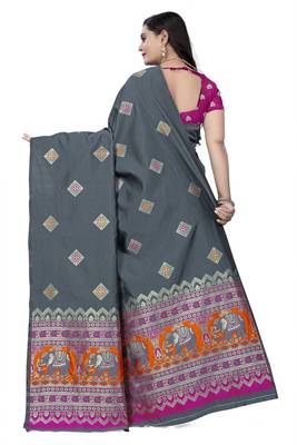 Grey printed jacquard saree with blouse 4