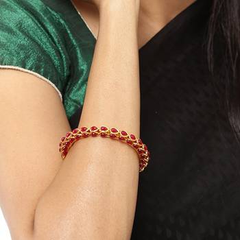 Sukkhi Bewitching Kempu Stone Gold Plated Bangle Set of 2 for Women 2