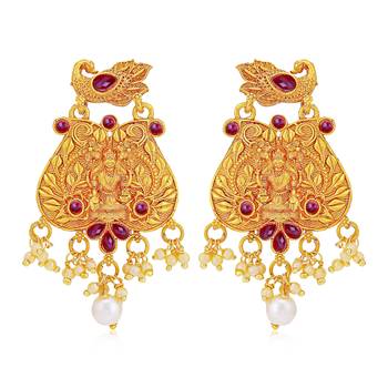 Sukkhi Ritzy Pearl Gold Plated Laxmi Chandelier Earring for Women 1