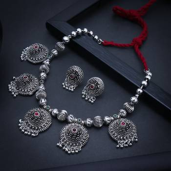 Sukkhi Dazzling Oxidised Necklace Set for Women 2