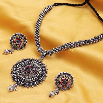 Sukkhi Classy Oxidised Necklace Set for Women 4