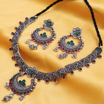 Sukkhi Ravishing Oxidised Choker Necklace Set for Women 4