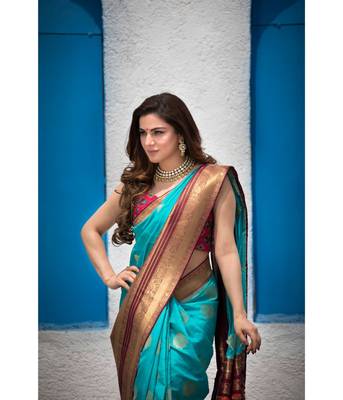 Shraddha Arya Designer Firozi Party Wear Silk Saree 6