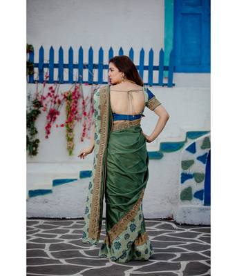 Shraddha Arya Designer Green Party Wear Art Silk Saree 6
