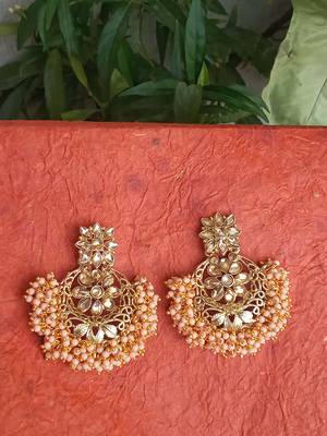 Gold earrings 4