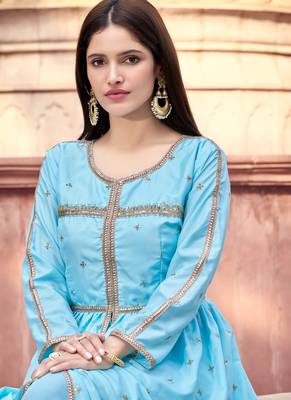 Blue embroidered crepe salwar 4