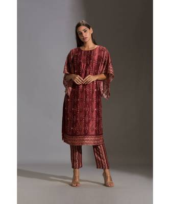 Kurta With Side Slit And Bell Sleeves Paired With Printed Pants 2