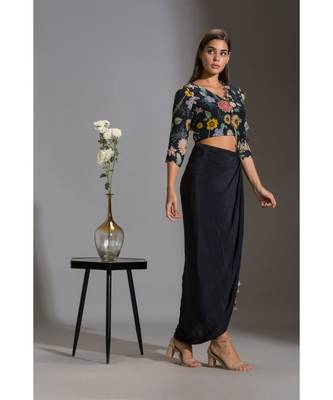 Black Drape Embroidered Saree  Set 4