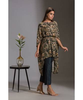 Kaftaan Printed Sequence Top With Belt Paired With Bottle Green Pants 3