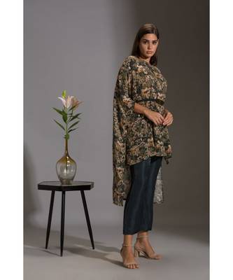 Kaftaan Printed Sequence Top With Belt Paired With Bottle Green Pants 4