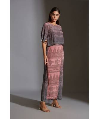 Printed Short Top With Bell Sleeves Paired With Flap Pants 3