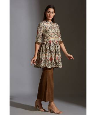Peplum Printed Top Paired With Printed Pants 3