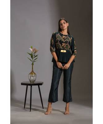 Printed Sequence Peplum Top Paired With Pants 2