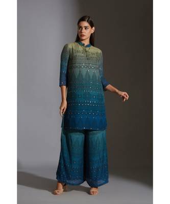 Printed Kurta With Side Slits And Printed Pants With Mirror Work Embroidery 1