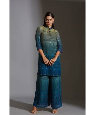 Printed Kurta With Side Slits And Printed Pants With Mirror Work Embroidery 2