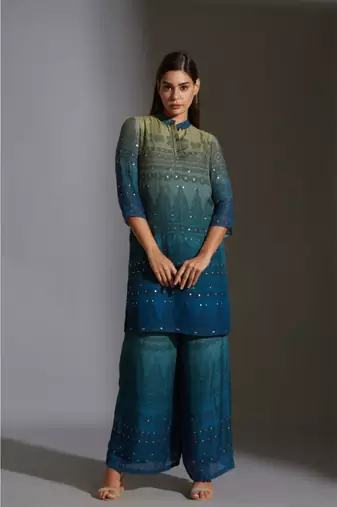 Printed Kurta With Side Slits And Printed Pants With Mirror Work Embroidery