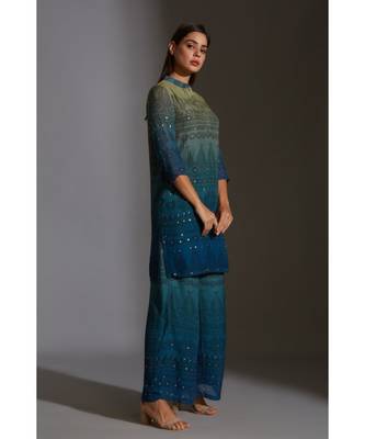 Printed Kurta With Side Slits And Printed Pants With Mirror Work Embroidery 4