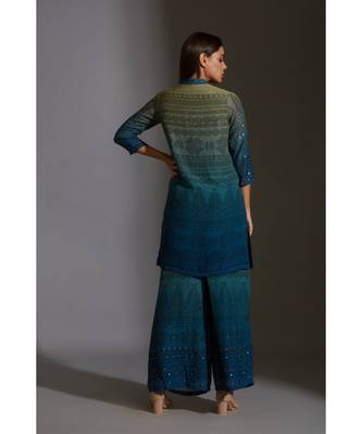 Printed Kurta With Side Slits And Printed Pants With Mirror Work Embroidery 5