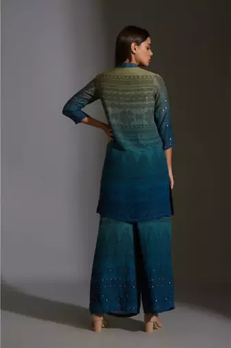 Printed Kurta With Side Slits And Printed Pants With Mirror Work Embroidery