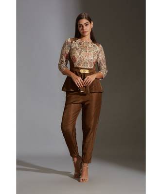 Pepmlum Top With Belt Paired With Printed Pants 2