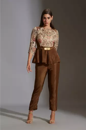 Pepmlum Top With Belt Paired With Printed Pants