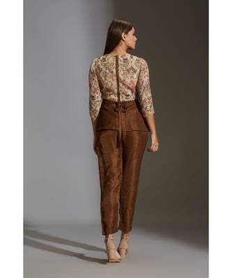 Pepmlum Top With Belt Paired With Printed Pants 5