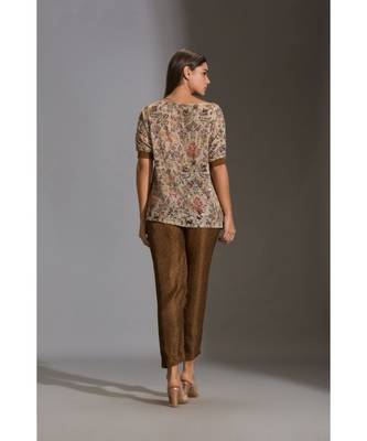 Prired One Shoulder Top Paired With Printed Pants 5