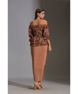 Rushed Offshoulder Top Paired With Printed Dhoti Skirt 5