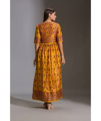 Printed Dress Paired With Sleeveless Jacket 5