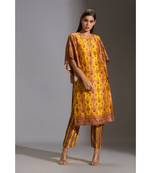 Kurta With Side Slit And Bell Sleeves Paired With Printed Pants
