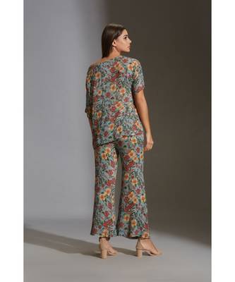 Prired One Shoulder Top Paired With Printed Pants 5