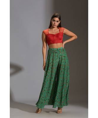 Crop Top Paired With Printed Pants And Panel Jacket 1