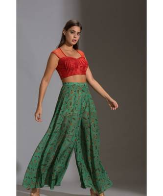 Crop Top Paired With Printed Pants And Panel Jacket 2