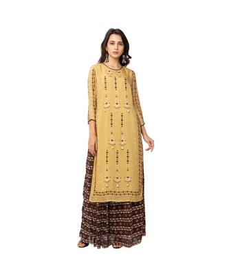 Printed Kurta With Side Slits Paired With Palazzo 1