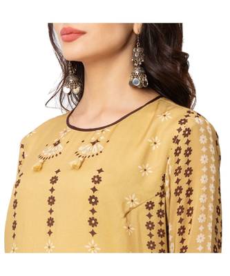 Printed Kurta With Side Slits Paired With Palazzo 4