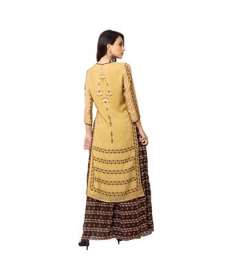 Printed Kurta With Side Slits Paired With Palazzo 5