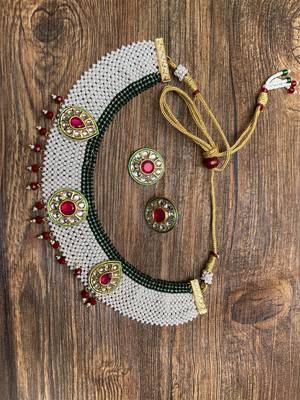 Knitted Beaded Choker Necklace 2