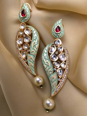 Antique Gold Plated Pearl Drop Kundan Earrings 1