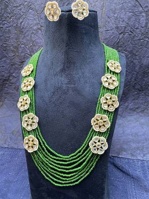 Glorious Multilayer Green Jadau Kundan Necklace 1