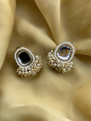 Matt Gold Plated Pearl Drop Kundan Earrings 1