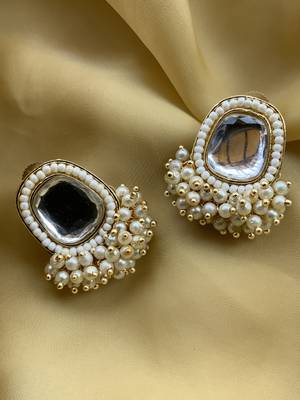 Matt Gold Plated Pearl Drop Kundan Earrings 2