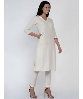 women off white cotton flex V neck kurta with lace and front pockets 3