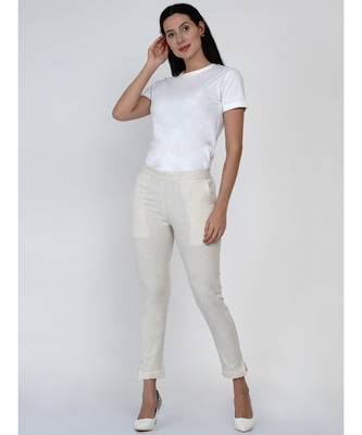 women off white cotton pant with lace work at hem 4