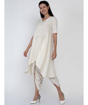 women off white cotton flex assymetric hem flared kurta with lace work 4